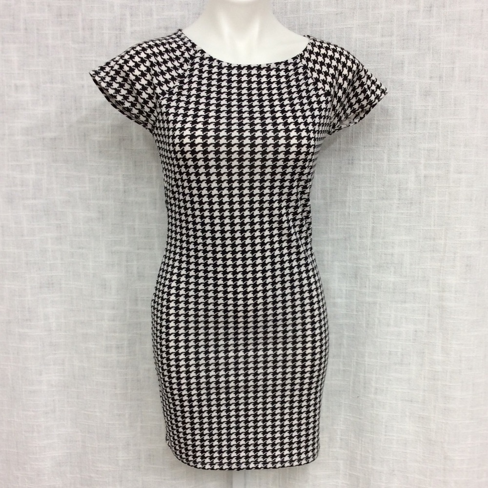 Forever 21 Large Black & White Houndstooth Dress